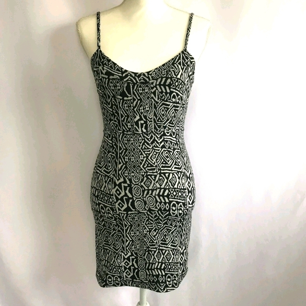 *4/$20* Lost Black & White Abstract Bodycon Dress